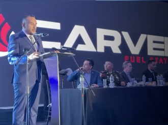 Maru Entre las Patas Huachicoleras